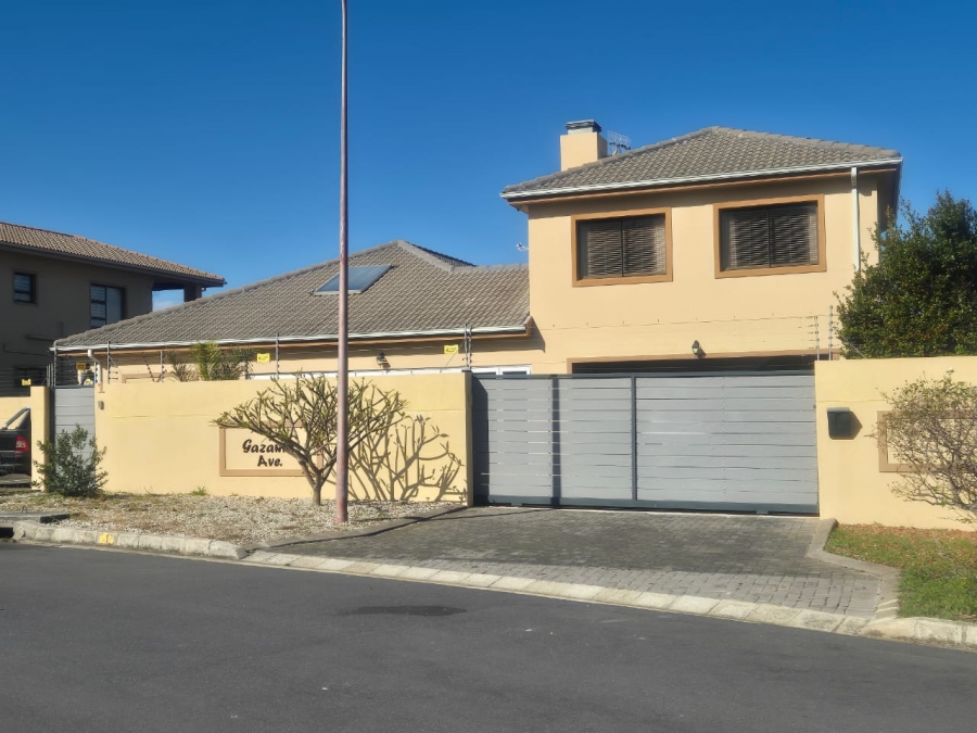 5 Bedroom Property for Sale in Heuningkloof Western Cape